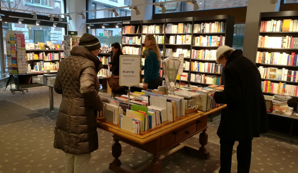 © Buchhandlung Storm GmbH | Buchhandlung Storm  | 